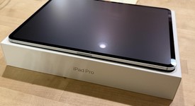 Mint
													Apple iPad Pro 13" (M4) 2024 - Unlocked, Silver, 2 TB, 16 GB, A2926, Nano-texture Glass, photo 4 of 8