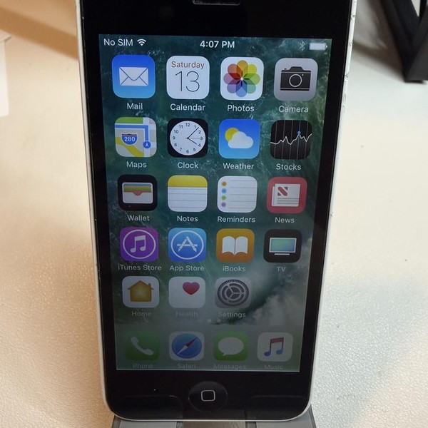 Apple iPhone 5C - Unlocked, White, 8 GB, A1532, GSM