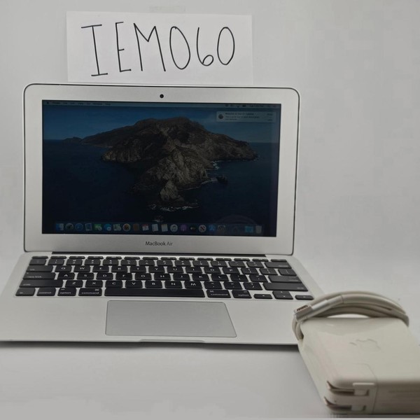 MacBook Air 2012 - 11 inch - 64 GB, Silver, 4 GB