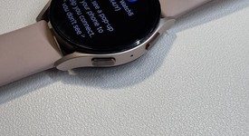 Good
													Samsung Galaxy Watch5 - Unlocked, Gold, 40mm, photo 2 of 5