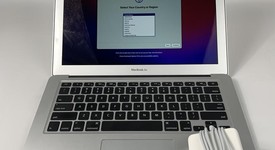 Good
													MacBook Air 2017 - 13" - I5, Silver, 256 GB, 8 GB, photo 1 of 10