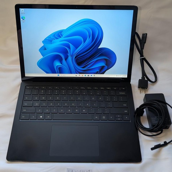 Microsoft Surface Laptop 4 - 512 GB, Black, 8 GB, Intel Core i5, 13.5 inch