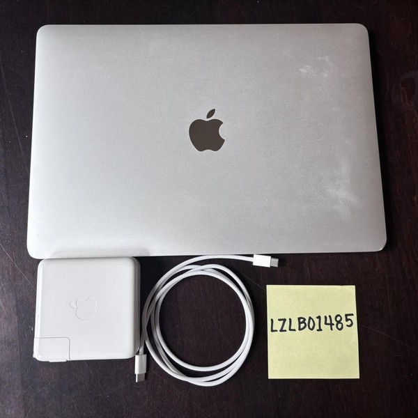 MacBook Pro 2017 (No Touch Bar) - 13 inch - 256 GB, Silver, 8 GB, Intel Core i5