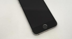 Good
													Apple iPhone SE 1st Gen 2016 - TracFone, Grey, 32 GB, A1662, photo 4 of 11
