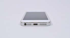 Good
													Apple iPhone 5 - Unlocked, White, 16 GB, A1428, photo 4 of 8