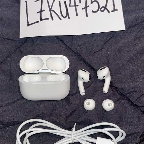 Apple AirPods Pro - Wireless Case