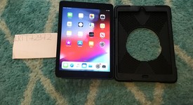 Good
													Apple iPad Air - Unlocked, Gray, 32 GB, photo 1 of 6