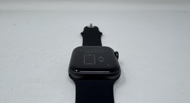 Good
													Apple Watch SE 1st Gen 40mm - Gray, A2351 - GPS, Aluminum, photo 3 of 6