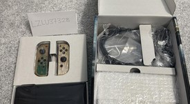 Mint
													Nintendo Switch - OLED - White, 64 GB, The Legend of Zelda: Tears of the Kingdom Edition, photo 3 of 9