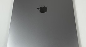 Good
													MacBook Pro 2017 (With Touch Bar) - 15" - I7, Gray, 512 GB, 16 GB, photo 4 of 8