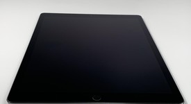 Good
													Apple iPad Pro 12.9" 1st Gen 2015 - Wi-Fi, Gray, 32 GB, A1584, 1st Gen 2015, photo 4 of 7