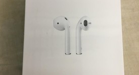 Used
													Apple AirPods 2nd Gen - Lightning Case, photo 5 of 5