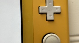 Mint
													Nintendo Switch Lite - Yellow, photo 3 of 11