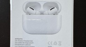 New
													Apple AirPods Pro - MagSafe Case, photo 3 of 5
