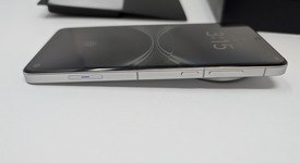 Mint
													Vivo X200 Ultra - Unlocked Non-US, Silver, 1 TB, 16 GB, photo 4 of 8