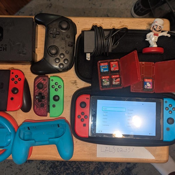 Nintendo Switch - 32 GB, Red & Blue