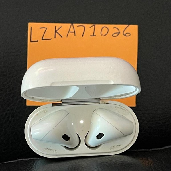 Apple AirPods 2nd Gen - Lightning Case