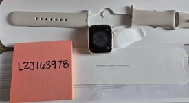 Fair
													Apple Watch Series 8 41mm - Starlight, A2770 - GPS, Aluminum, photo 3 of 4
