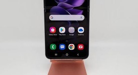 Good
													Samsung Galaxy Z Flip3 5G - T-Mobile, Black, 128 GB, 8 GB, SM-F711U, photo 1 of 4