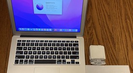 Good
													MacBook Air 2017 - 13" - I5, Silver, 128 GB, 8 GB, photo 1 of 9