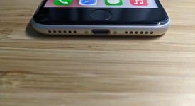 Good
													Apple iPhone SE 3rd Gen 2022 - Unlocked, Starlight, 256 GB, A2595, photo 3 of 18