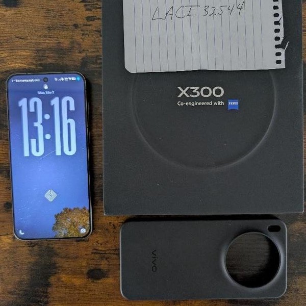 Vivo X300 - Unlocked Non-US, 512 GB, Black, 16 GB