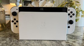 Mint
													Nintendo Switch - OLED - White, 64 GB, photo 5 of 6