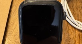 Good
													Apple Watch SE 1st Gen 44mm - Gray, A2352 - GPS, Aluminum, photo 2 of 8