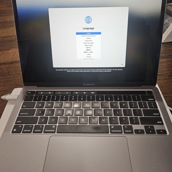 MacBook Pro 2020 - 13 inch - 512 GB, Gray, 8 GB, Apple M1