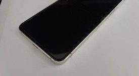 Good
													Samsung Galaxy Z Flip5 - Unlocked, Cream, 256 GB, 8 GB, SM-F731U1, photo 4 of 16