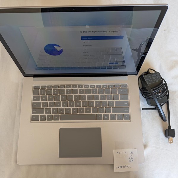 Microsoft Surface Laptop 4 - 256 GB, Platinum, 8 GB, AMD Ryzen 7, 15 inch
