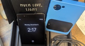 Mint
													Light Phone 3 - Unlocked, Black, 128 GB, 6 GB, photo 4 of 6