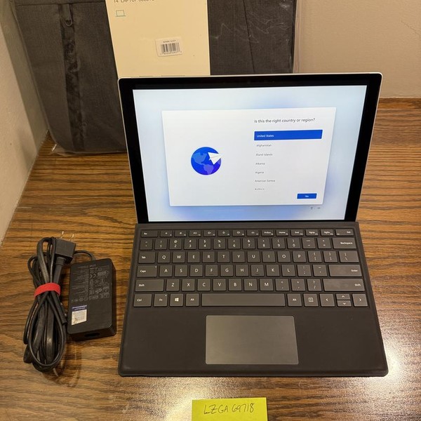 Microsoft Surface Pro 7 Plus - 128 GB, Platinum, 8 GB, Intel Core i3, Wi-Fi