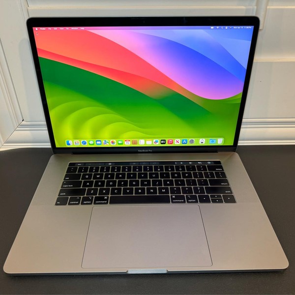 MacBook Pro 2018 (With Touch Bar) - 15 inch - I7, Gray, 512 GB, 16 GB
