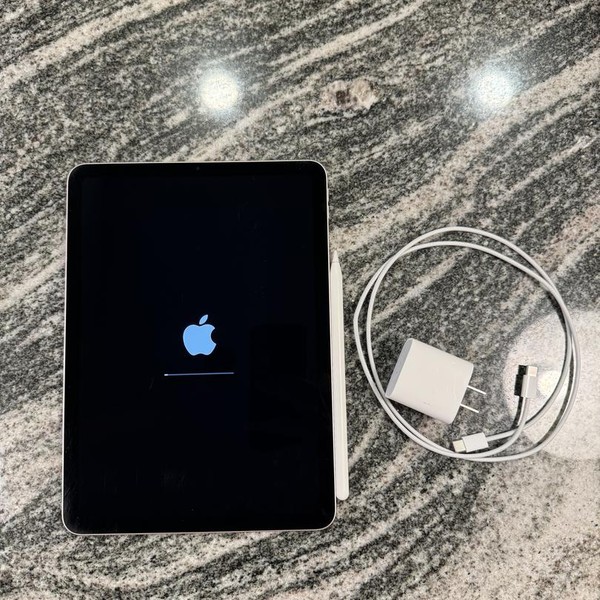 Apple iPad Air 5th Gen - Wi-Fi, Pink, 64 GB, A2588