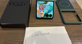 Mint
													Motorola Razr (2025) - Unlocked, Green, 256 GB, 8 GB, photo 1 of 9