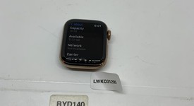 Good
													Apple Watch Series 4 40mm - Unlocked, Gold, A1975 - Cellular, Stainless, photo 4 of 11