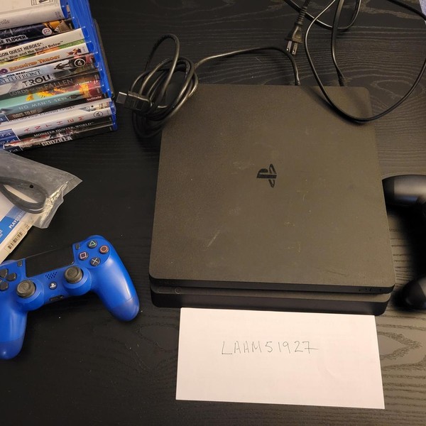 PlayStation 4 Slim - 500 GB, Black
