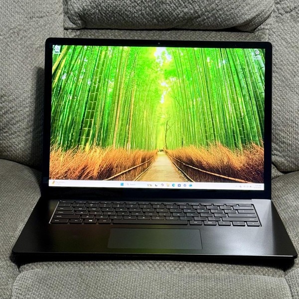 Microsoft Surface Laptop 4 - 1 TB, Black, 32 GB, Intel Core i7, 15 inch