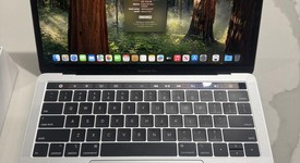 Mint
													MacBook Pro 2018 (With Touch Bar) - 13" - I5, Silver, 512 GB, 8 GB, photo 3 of 12