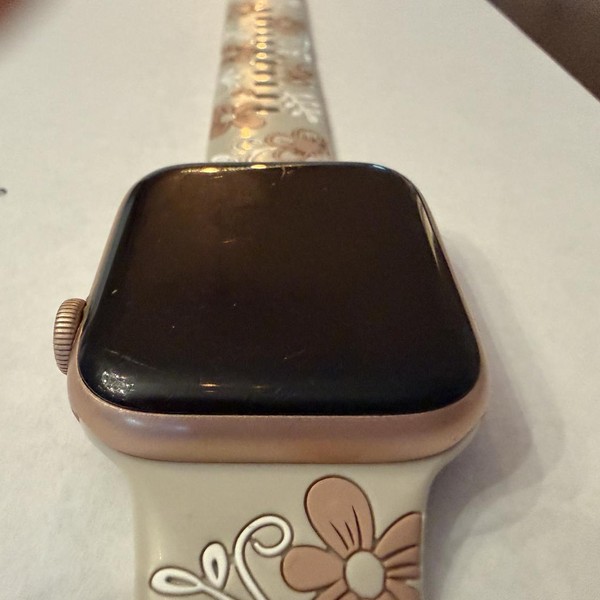 Apple Watch Series 4 44mm - Gold, A1978 - GPS, Aluminum