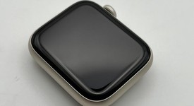 Mint
													Apple Watch SE 2nd Gen 44mm - Unlocked, Starlight, A2727 - Cellular, Aluminum, photo 4 of 7