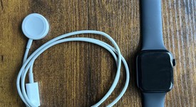 Good
													Apple Watch SE 2nd Gen 44mm - Unlocked, Midnight, A2727 - Cellular, Aluminum, photo 3 of 4
