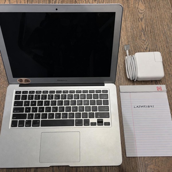 MacBook Air 2017 - 13 inch - 128 GB, Silver, 8 GB, Intel Core i7