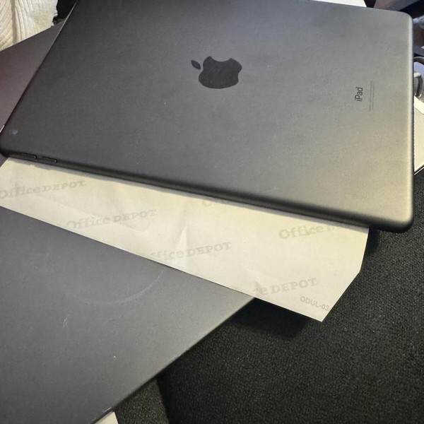 Apple iPad 9th Gen - Wi-Fi, 64 GB, Gray, A2602