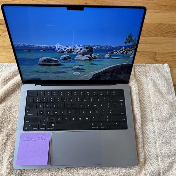 MacBook Pro 2021 - 14 inch - 512 GB, Gray, 16 GB, Apple M1 Pro 8-core