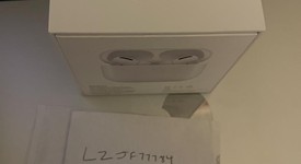 Used
													Apple AirPods Pro 1st Gen - MagSafe Case, photo 2 of 4