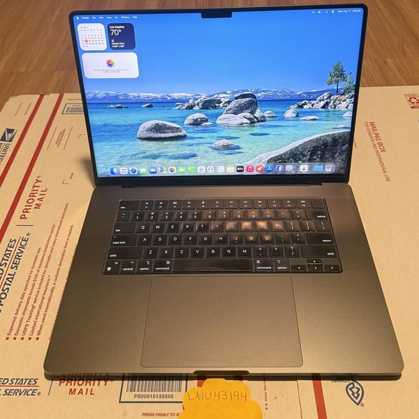 MacBook Pro Late 2023 (M3) - 16 inch - 512 GB, Black, 36 GB, Apple M3 Pro 12-core, 18-core GPU