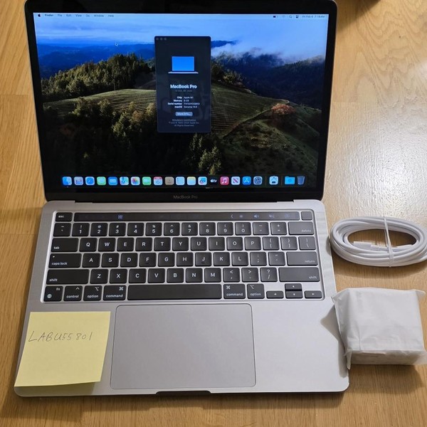 MacBook Pro 2020 - 13 inch - 256 GB, Gray, 8 GB, Apple M1