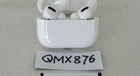 Used
													Apple AirPods Pro - MagSafe Case, photo 2 of 3
